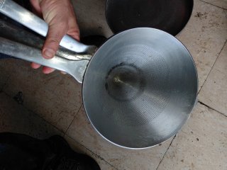 Colador de cocina cónico de metal