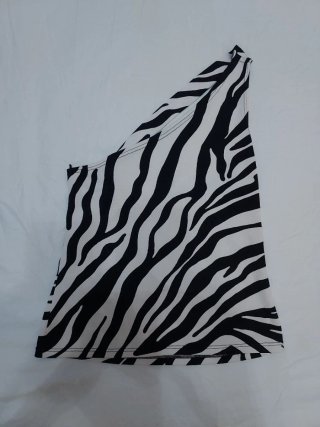 Camiseta asimétrica estampado cebra
