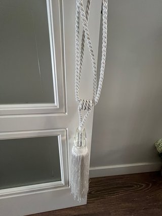 Alzapaños de cortina con borla y transparencia