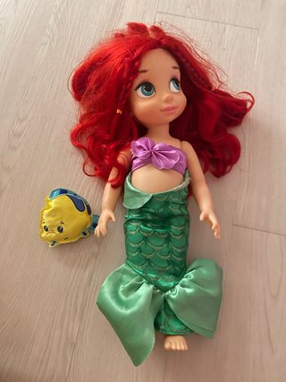 Muñeca Sirenita Ariel con Flounder