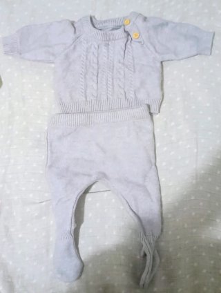 Conjunto punto bebé gris