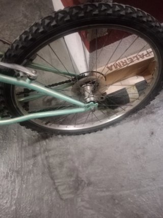 Bicicleta de montaña azul