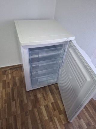 Congelatore Verticale Bianco con 4 Cassetti Splendidi