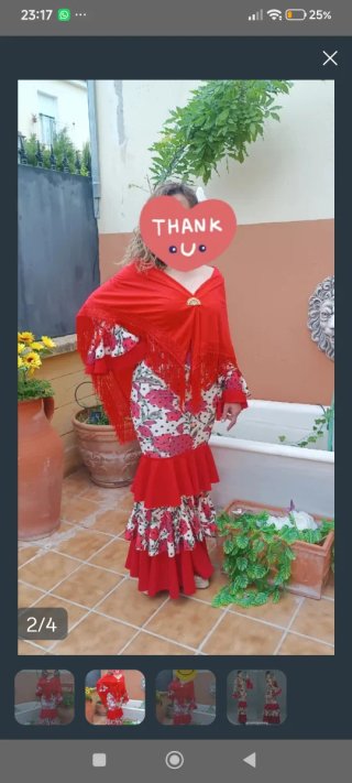 Traje de flamenca rojo con flores y lunares
