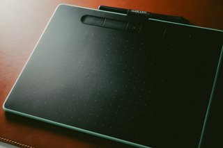 Wacom Intuos M Bluetooth + Funda