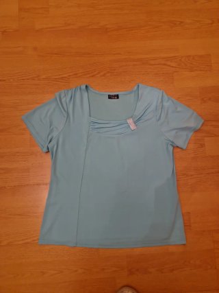 Camiseta Galmes azul turquesa detalle pedrería