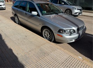 Volvo V40 2004
