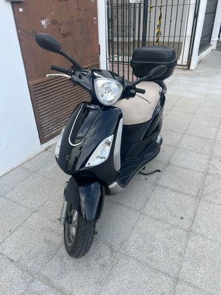Piaggio Fly 125. ITV pasada. Mantenimiento al día.