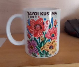 Taza Yayoi Kusama Flores