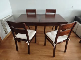 Set de 4 Sillas de Comedor marca Banak de Teca