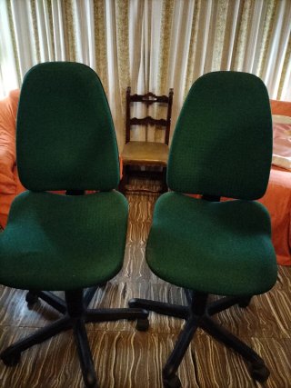 2 Sillas de Oficina Verdes