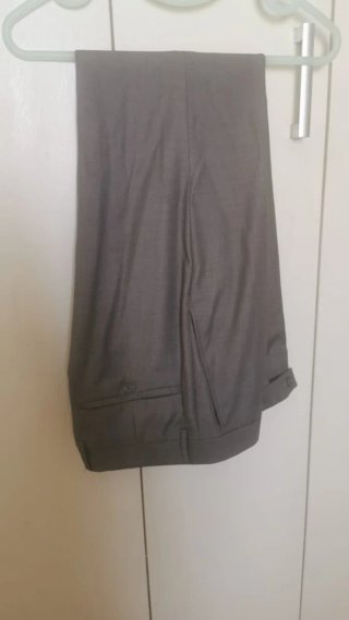 Traje de hombre gris