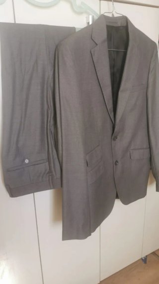 Traje de hombre gris