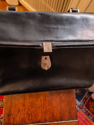 Bolso de mano negro