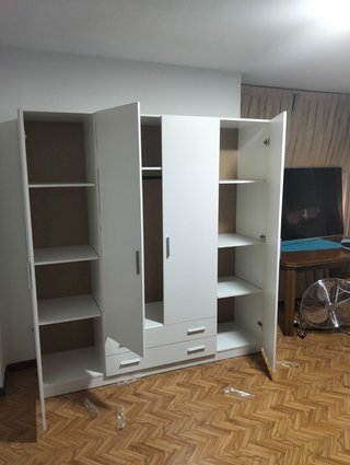Armadio con porte scorrevoli nuovo