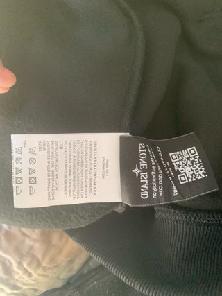 Chaqueta con capucha Stone Island Negra