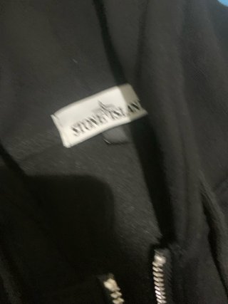 Chaqueta con capucha Stone Island Negra