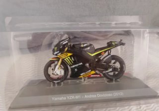 Maqueta Moto Yamaha YZR-M1 1:18