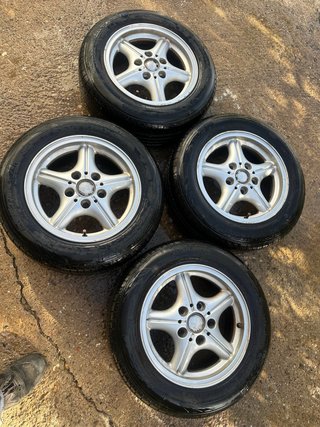 4 Llantas BMW Z3 15 pulgadas con neumáticos