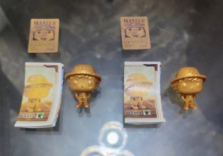Kinder Joy One Piece Luffy Gold