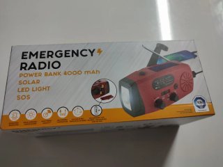 Radio de Emergencia Solar con Power Bank