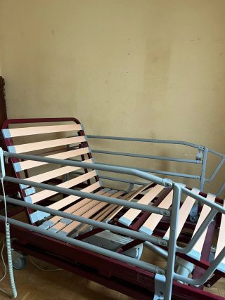 Cama  medica geriátrica personas mayores/ encamada