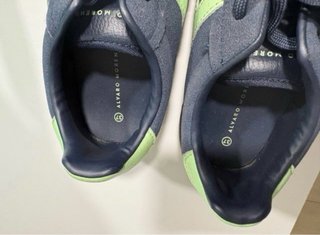 Sneakers sportive blu con dettagli A