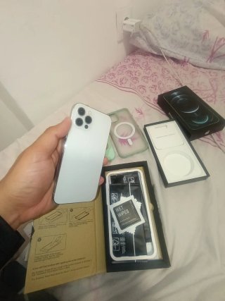 iPhone 12 Pro 256GB Plata 87% Batería 3 forros