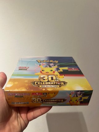 Caja Pokémon 30 Aniversario Edición Japonesa