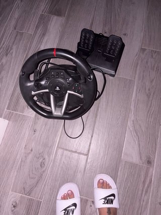 PlayStation 4 (PS4) con Volante e Giochi