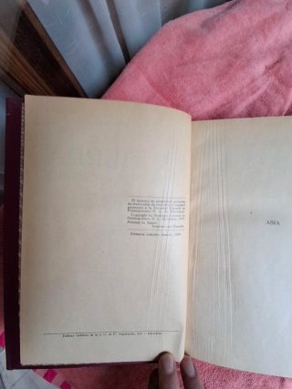 Libros: LA TIERRA Y SUS POBLADORES TOMOS I y II