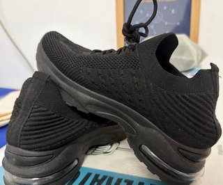 Botines negros talla 38