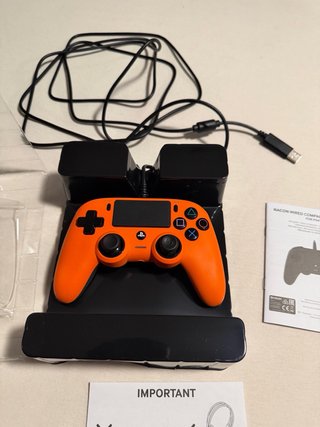 Mando Nacon PS4 Compacto Naranja