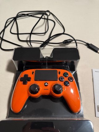 Mando Nacon PS4 Compacto Naranja