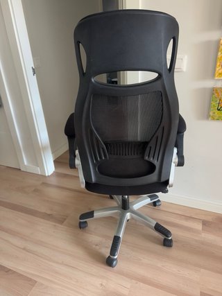 Silla de oficina ergonómica negra