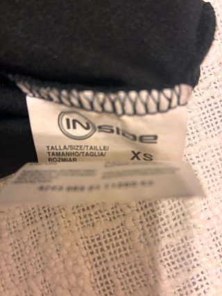 Top Negro con Detalle de Encaje