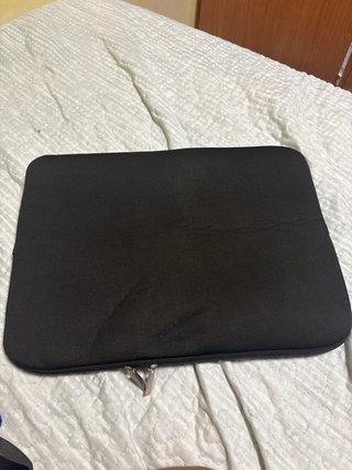 Portatile Lenovo+confezione di custodie e mouse