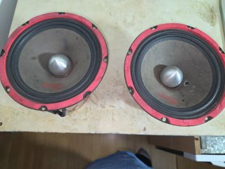Altavoces mid grave