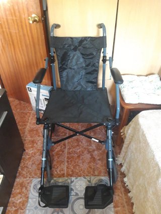 Silla de ruedas plegable de tránsito