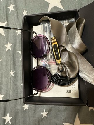 Lote Gafas Sol Moradas y Accesorio Samsung