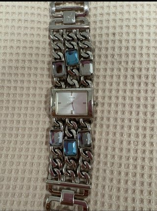 Reloj Guess Plateado con Cristales Azules