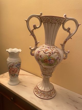 Jarrón de porcelana decorado