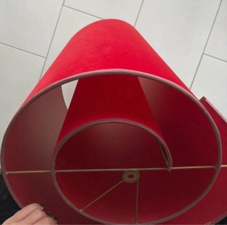 Lámpara de pie moderna roja