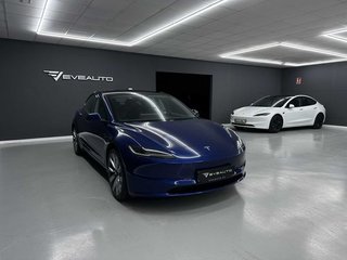Tesla Model 3 RWD trasera acabado Premium