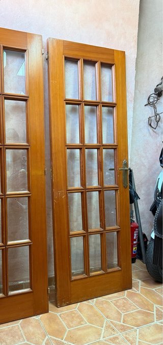 Puerta de Madera con Cristales