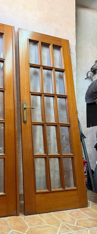 Puerta de Madera con Cristales
