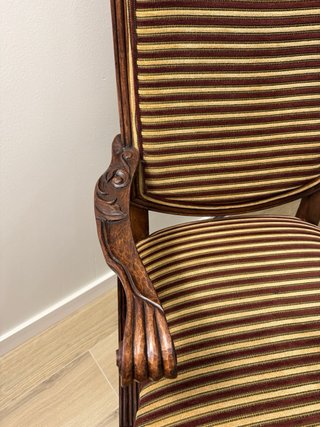 Sillón clásico antiguo restaurado