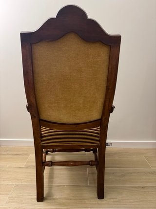 Sillón clásico antiguo restaurado