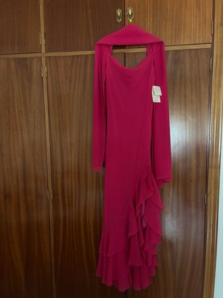 Vestido fiesta largo rosa con chal