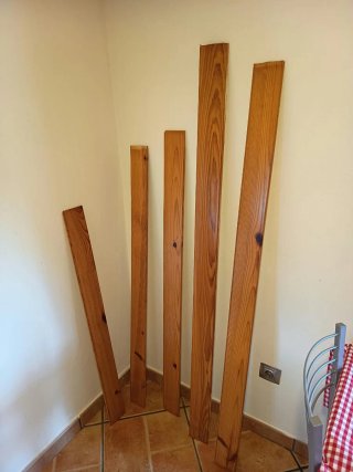 Friso decorativo de madera para techo o pared